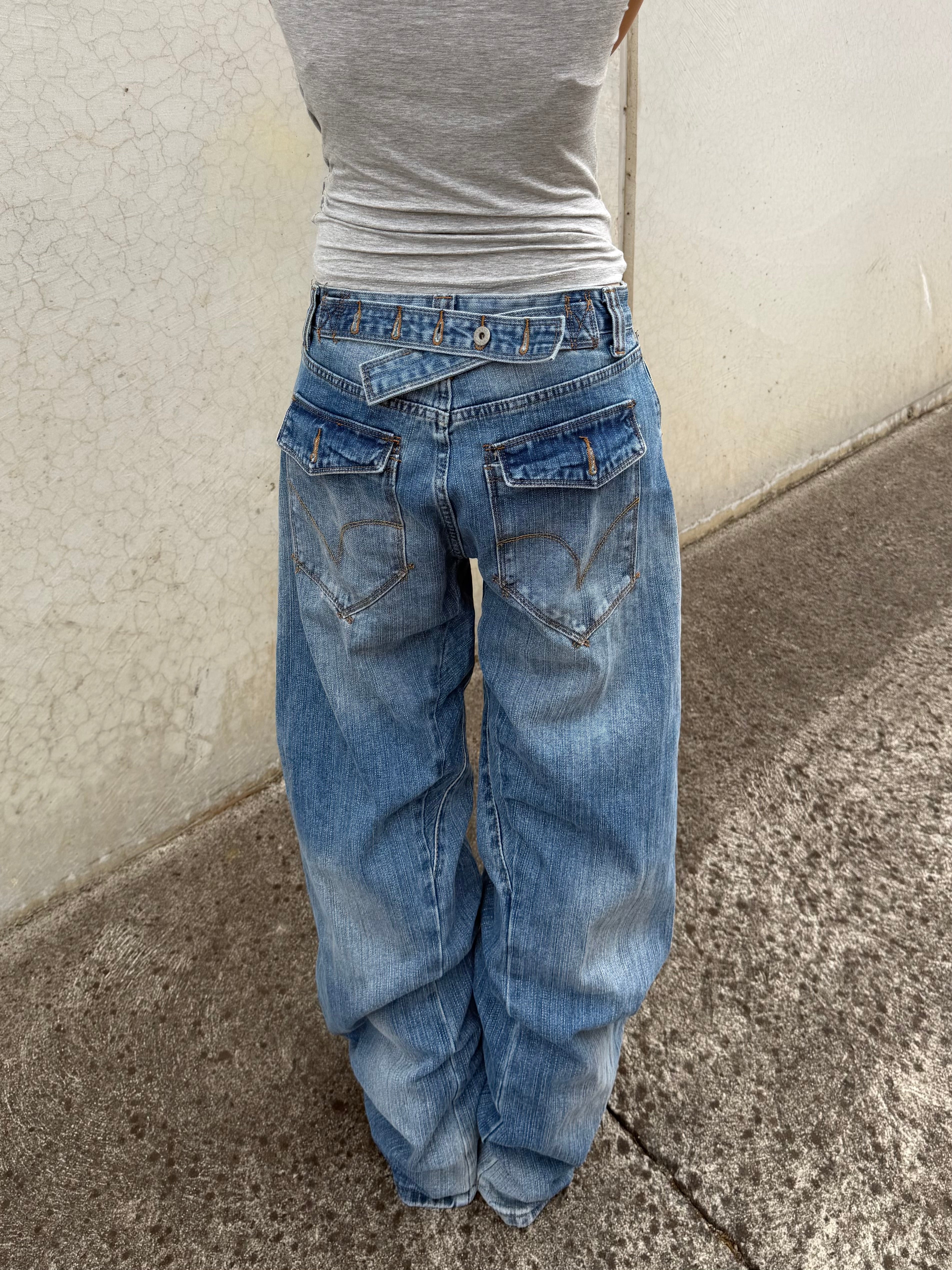 Signature Engineered Denim Jeans – azure archive